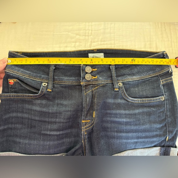 Hudson Croxley Mid Thigh Short Size 28 - Picture 7 of 9